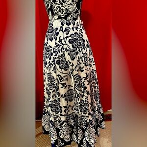 Soft Surroundings pull on elastic back pull on summer skirt